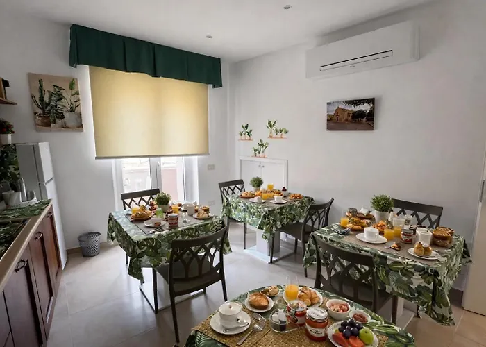 לינה וארוחת בוקר Le Farfalle