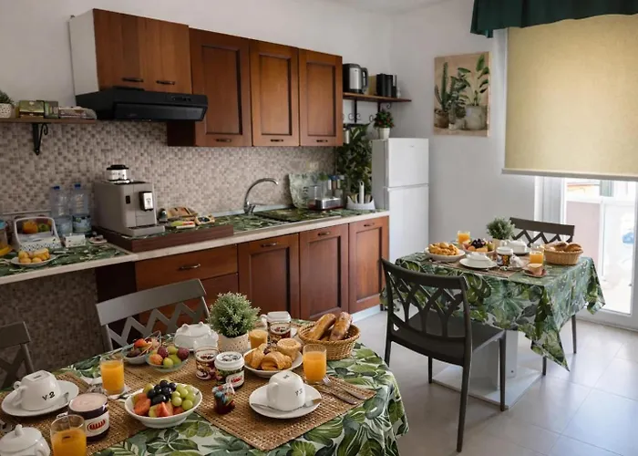 Le Farfalle לינה וארוחת בוקר